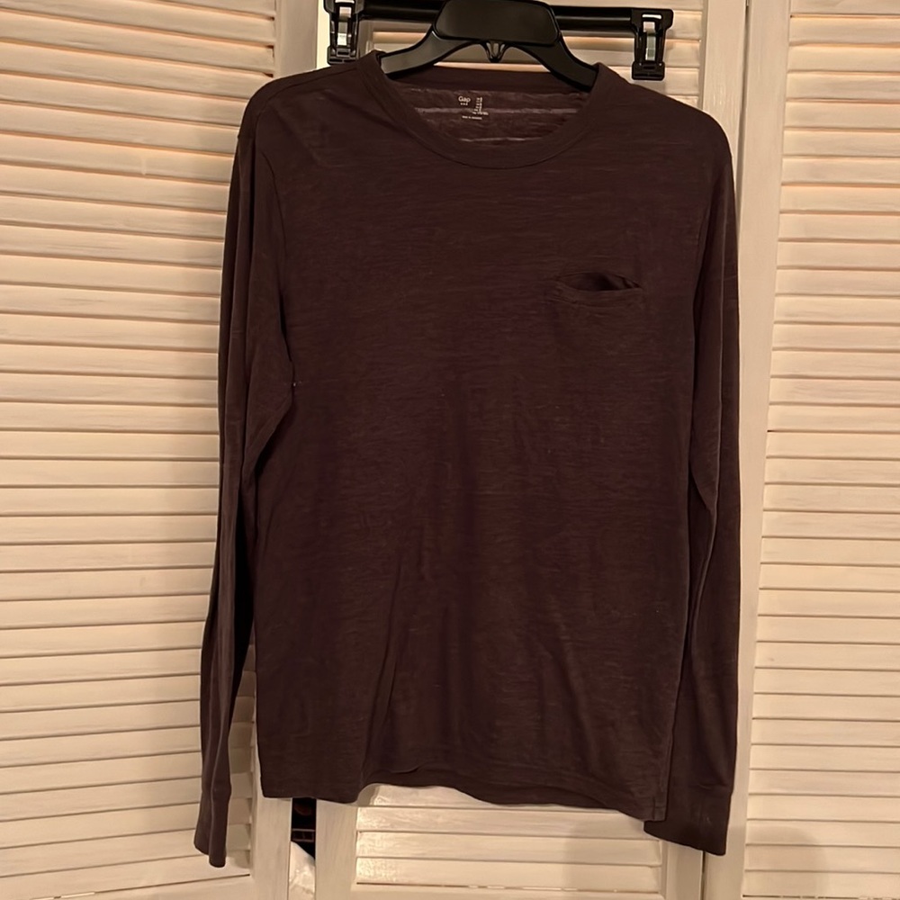 Gap long sleeve shirt